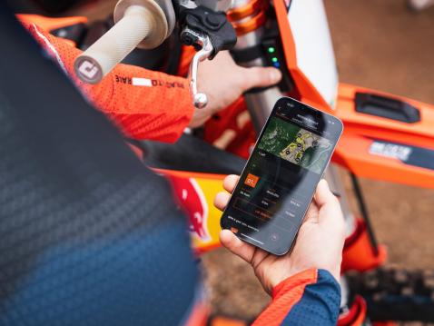 Vuoden 2024 KTM SX-F Factory Editions.