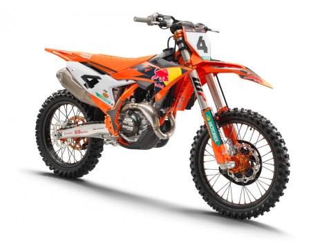Vuoden 2024 KTM SX-F Factory Editions.