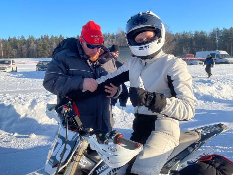 Arthon Alanne oli aika-ajojen nopein ja ajoi toiseksi A250-luokan ensimmäisessä erässä.