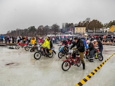 Ja eiku matkaan.