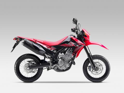 Honda CRF 250 M vuosiväriä 2015.