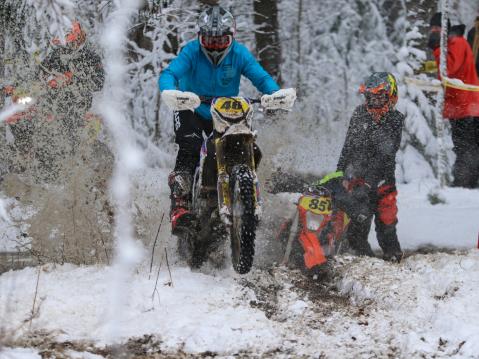 Eemil Pohjolan taidonnäytettä. Kuva: Harjukuvat / Juha Harju.