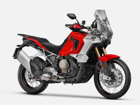 MV Agusta Enduro Veloce vuosimallia 2024.