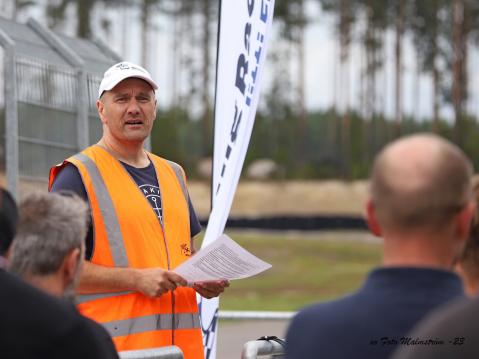 Jarkko Niemelä on tyytyväinen, että Ring Race Club pääsee järjestämään kisan kotiradalleen. Kuva Leif Malmström.