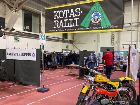 Kotas-ralli oli vahvasti esillä osaston sisäänmenoaulassa.