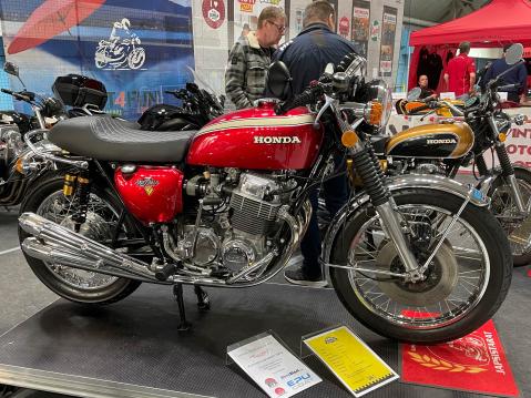 Nro. 381 Honda CB 750 K2 Omistaja: Seppo Mattila