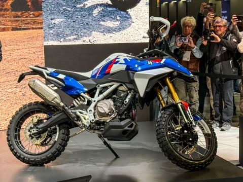 BMW Concept F 450 GS on kohtuullisen pienikokoinen.