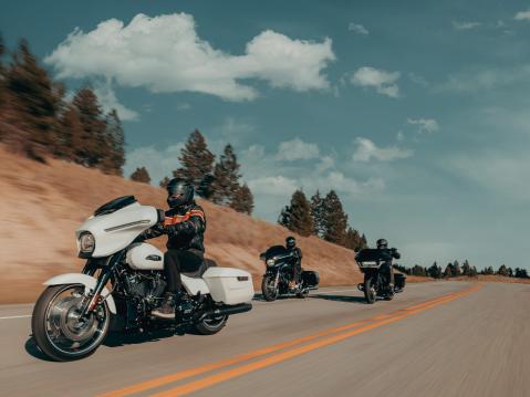 2025 Harley-Davidson Street Glide ja Road Glide.