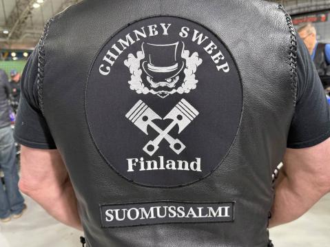 Chimney Sweep Finland perustettiin noin viisi vuotta sitten, jolloin hommattiin liivit ja liivimerkit.
