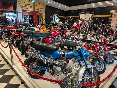 Ja melkein yhtä legendaarinen Honda Dax.