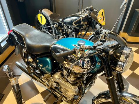 Brandtin aikanaan maahantuomat Rudge ja Royal Enfield.