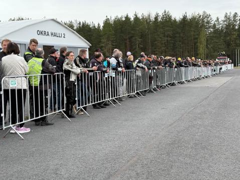 Stunt show vetää aina yleisöä, niin Oripäässäkin. 