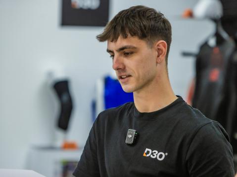 Supersportin MM-sarjassa ajava Tom Booth-Amos kertoi ajoasun ja sen suojien tärkeimmän tehtävän olevan, että kuljettaja voi luottaa siihen, että pystyy onnettomuuden jälkeen jatkamaan kilvanajamista.