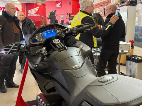 GL1800 Gold Wing Baggerin ohjaamo.