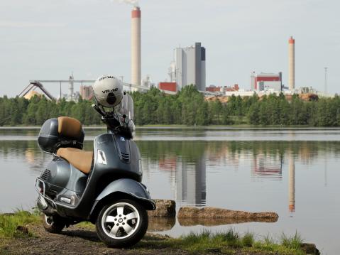 Vespa GTS 300 -17 Kuusankoskella.