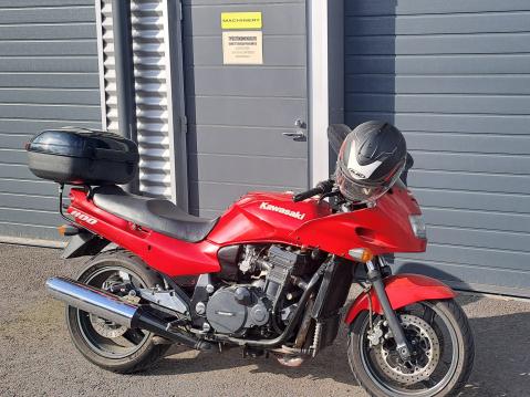 Moi. Kawalla töihin kauniina aamuna. Kawasaki GPZ1100 -98 Terv. Juha T.