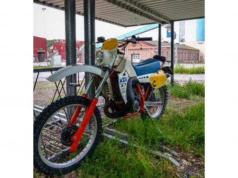 KTM GS 250:llä töihin tänään kulki Kaitsu Jämsänkoskelta.