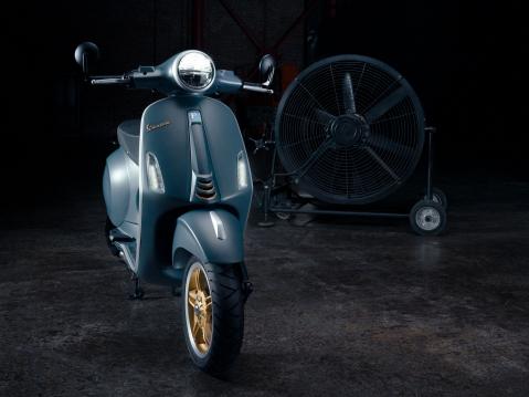 Vespa Primavera Officina 8.