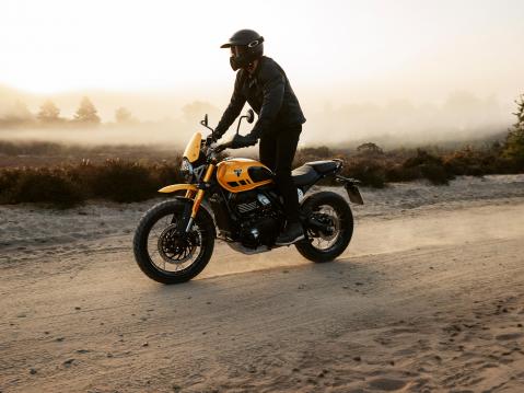 Triumph Scrambler 400 XC 2025.