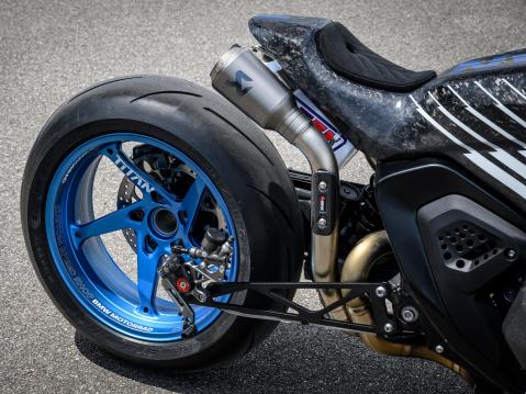 BMW R 1300 R Titan -custom.