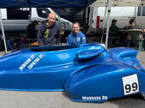 Petri Makkulan ja Jaana Sopan kisat jatkuvat ensi viikonloppuna Sidecar Trophyn, Mostissa ajettavilla osakilpailuilla.