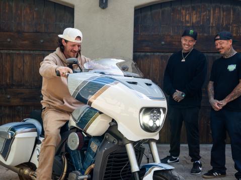 Forever Radin kantrilaulaja Tyler Hubbardille kustomoima uniikki Indian Chieftain PowerPlus.