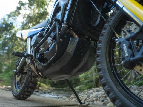 Nappularenkaat ja kunnon pohjapanssari ovat tuomassa offroad-kelpoisuutta.