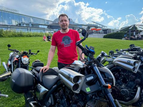 Toni Collanderilla on Gen 2:n VMax ja takana näkyy hänen vaimonsa VMax.