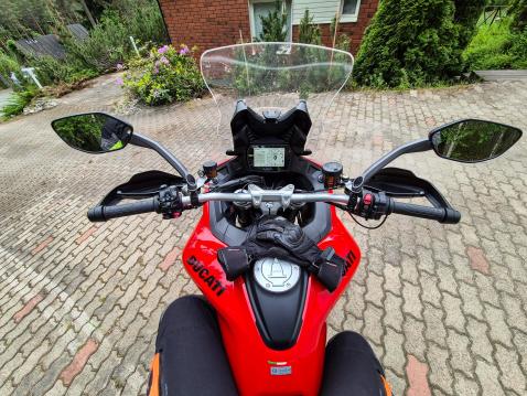 Ducati Multistrada V2 S. Kuljettajan näkymä.