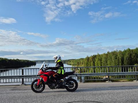 Ducati Multistrada V2 S.