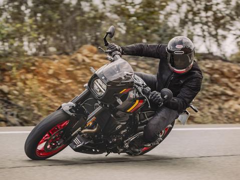 Suzuki GSX-8TT.