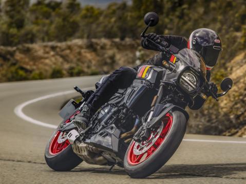 Suzuki GSX-8TT.