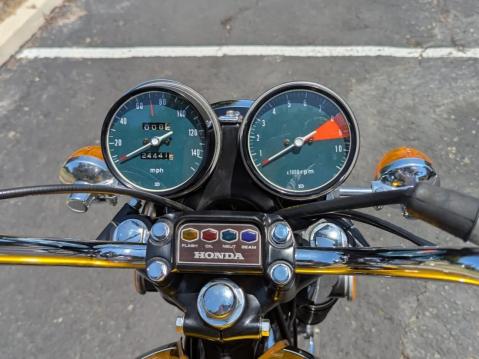 1972 Honda CB750 ja mittaristo. Kuva: Bring a Trailer.
