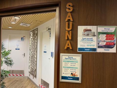 Halutessaan, saunaan pääsi lähes heti laivaan noustuaan. Saunomisaikaa oli, Helsingistä lähtiessä, runsaasti molempina matkapäivinä.
