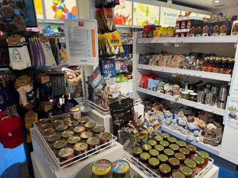 Riipisen valmistamia herkkuja Star Shopissa.