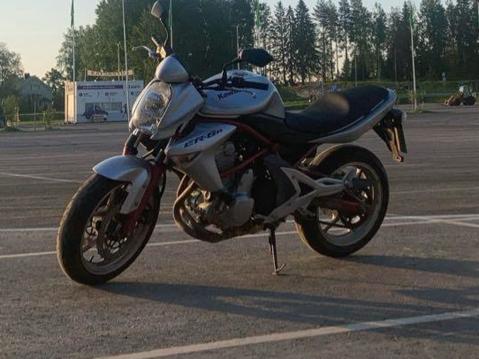 Varkauden kohteeksi joutunut Kawasaki ER-6