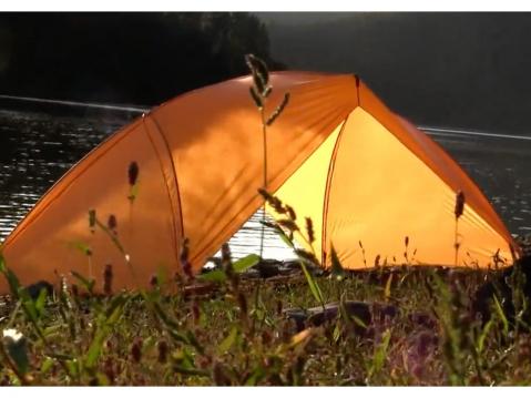 HoverTent oleskelusuojana.