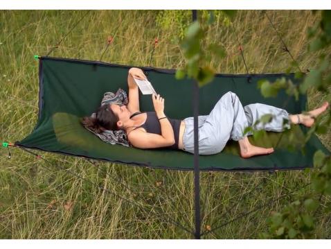 HoverTent riippumattona.