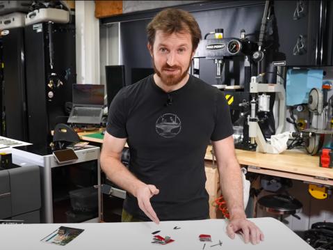 Smith Blade Pron keksijä James Hobson.