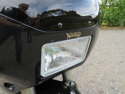Wankel-moottorinen Norton F1 vuosimallia 1990.