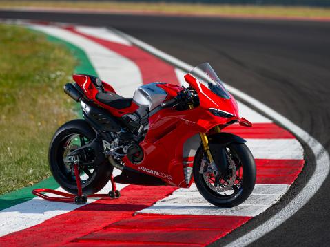Ducati Panigale V4 R vuosimallia 2026.