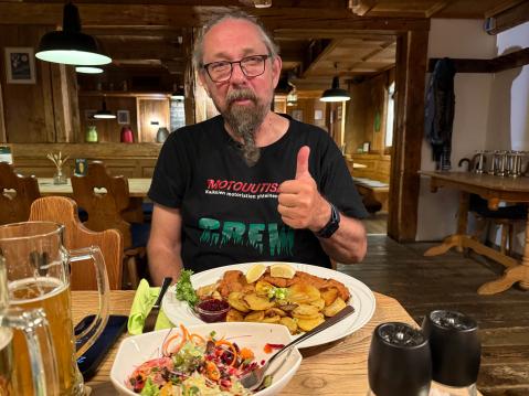 Jhring's Wirtshausin schnitzel-annos oli vähintäänkin riittoisa.