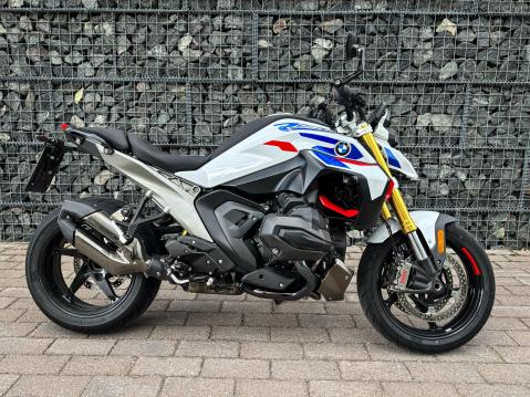 BMW R 1300 R. Sivuprofiili on voimaa uhkuva ja onnistunut kokonaisuus.