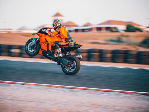 KTM 990 RC R 2026.