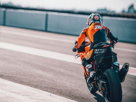 KTM 990 RC R 2026.