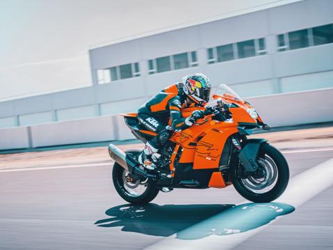 KTM 990 RC R 2026.
