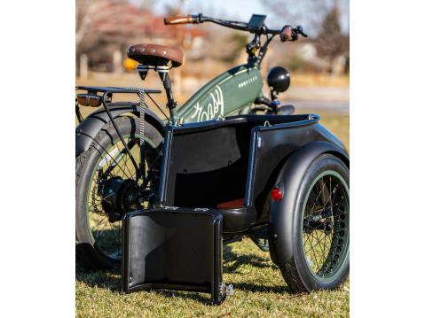 MOD Easy SideCar 3: kulku kyydille tapahtuu takaa.