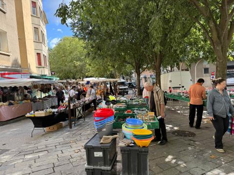 Tarjolla kaikkea mahdollista, muovikipoista...