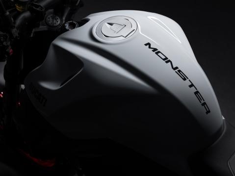 Ducati V2 Monster vuosimallia 2026.