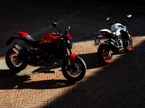 Ducati V2 Monster vuosimallia 2026.